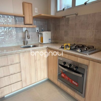 Apartamento com 60m², 2 quartos, no bairro Centro em Florianópolis