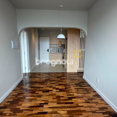 Apartamento com 60m², 2 quartos, no bairro Centro em Florianópolis