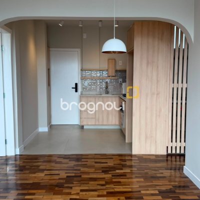 Apartamento com 60m², 2 quartos, no bairro Centro em Florianópolis