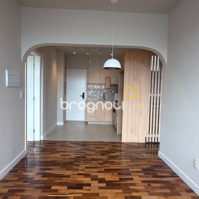 Apartamento com 60m², 2 quartos, no bairro Centro em Florianópolis