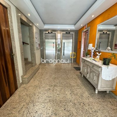 Apartamento com 60m², 2 quartos, no bairro Centro em Florianópolis
