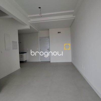 Apartamento com 123m², 3 quartos (sendo 3 suítes), 3 garagens, no bairro Coqueiros em Florianópolis