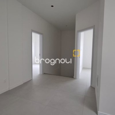 Apartamento com 123m², 3 quartos (sendo 3 suítes), 3 garagens, no bairro Coqueiros em Florianópolis