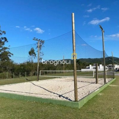 Casa de Condomínio com 375m², 4 quartos (sendo 3 suítes), 2 garagens, no bairro Ratones em Florianópolis