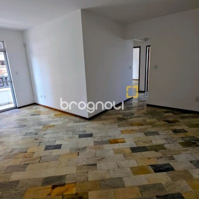 Apartamento com 111m², 3 quartos (sendo 1 suíte), 1 garagem, no bairro Kobrasol em São José