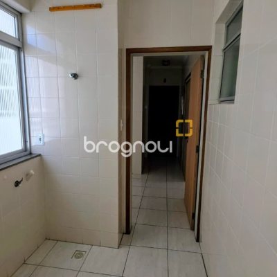 Apartamento com 111m², 3 quartos (sendo 1 suíte), 1 garagem, no bairro Kobrasol em São José