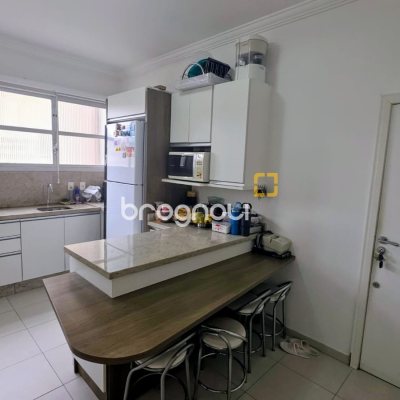 Apartamento com 111m², 2 quartos (sendo 1 suíte), 1 garagem, no bairro Centro em Florianópolis
