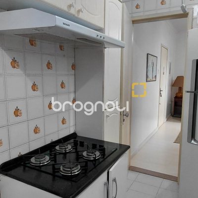 Apartamento com 86m², 3 quartos (sendo 1 suíte), no bairro Centro em Florianópolis