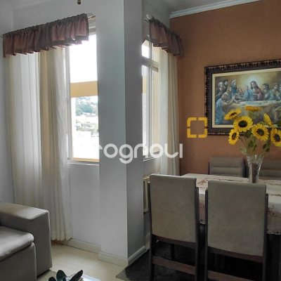 Apartamento com 86m², 3 quartos (sendo 1 suíte), no bairro Centro em Florianópolis