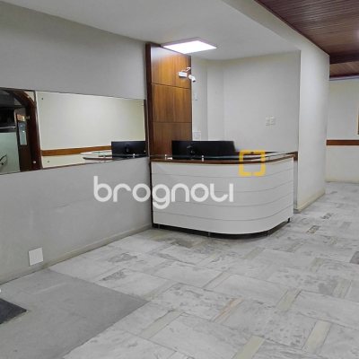 Apartamento com 86m², 3 quartos (sendo 1 suíte), no bairro Centro em Florianópolis
