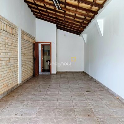 Casa com 504m², 4 quartos (sendo 2 suítes), 3 garagens, no bairro Daniela em Florianópolis