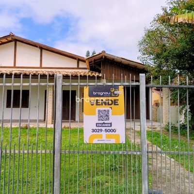 Casa com 504m², 4 quartos (sendo 2 suítes), 3 garagens, no bairro Daniela em Florianópolis
