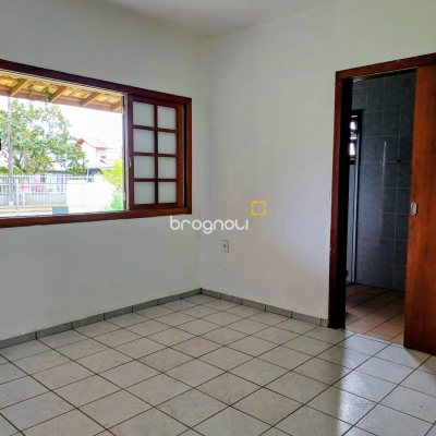 Casa com 504m², 4 quartos (sendo 2 suítes), 3 garagens, no bairro Daniela em Florianópolis