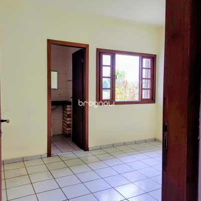 Casa com 504m², 4 quartos (sendo 2 suítes), 3 garagens, no bairro Daniela em Florianópolis