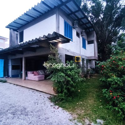 Terreno com 495m², no bairro Canasvieiras em Florianópolis