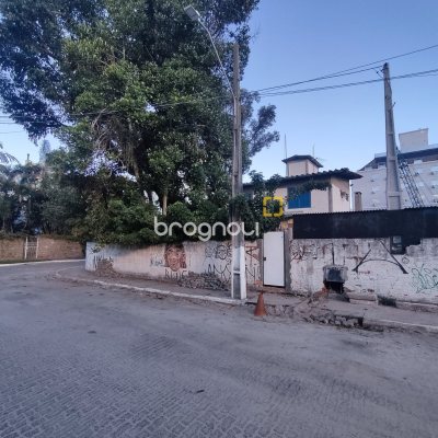Terreno com 495m², no bairro Canasvieiras em Florianópolis