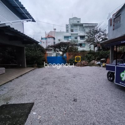 Terreno com 495m², no bairro Canasvieiras em Florianópolis