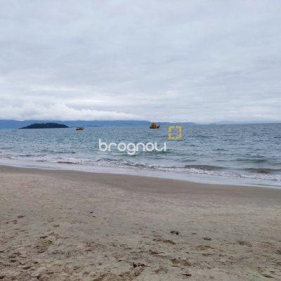 Terreno com 495m², no bairro Canasvieiras em Florianópolis
