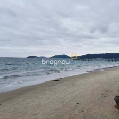 Terreno com 495m², no bairro Canasvieiras em Florianópolis