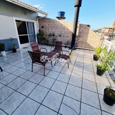 Casa com 276m², 5 quartos (sendo 1 suíte), 2 garagens, no bairro Serraria em São José
