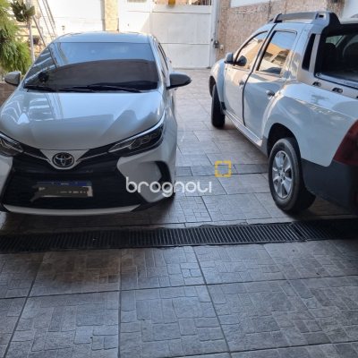 Casa com 276m², 5 quartos (sendo 1 suíte), 2 garagens, no bairro Serraria em São José