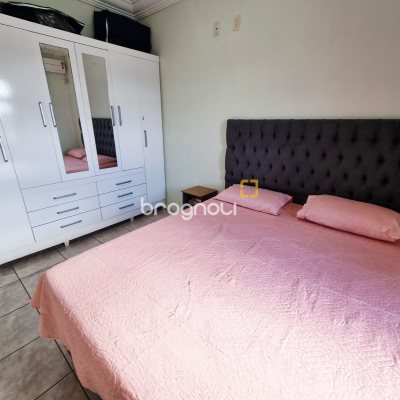 Casa com 276m², 5 quartos (sendo 1 suíte), 2 garagens, no bairro Serraria em São José