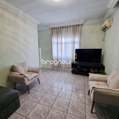 Casa com 276m², 5 quartos (sendo 1 suíte), 2 garagens, no bairro Serraria em São José