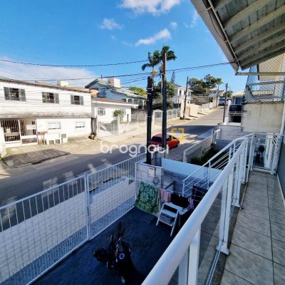 Casa com 276m², 5 quartos (sendo 1 suíte), 2 garagens, no bairro Serraria em São José