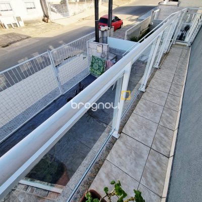 Casa com 276m², 5 quartos (sendo 1 suíte), 2 garagens, no bairro Serraria em São José
