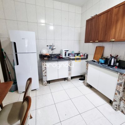 Casa com 276m², 5 quartos (sendo 1 suíte), 2 garagens, no bairro Serraria em São José