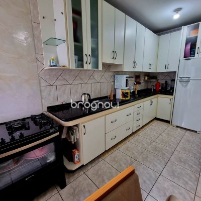 Casa com 276m², 5 quartos (sendo 1 suíte), 2 garagens, no bairro Serraria em São José