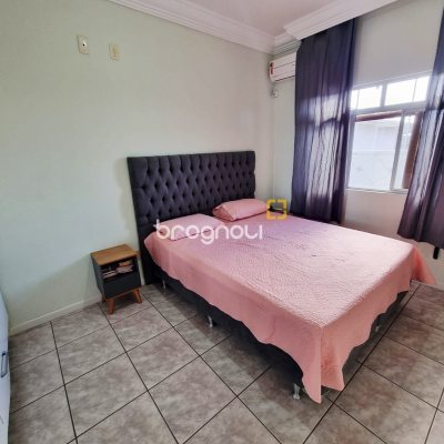 Casa com 276m², 5 quartos (sendo 1 suíte), 2 garagens, no bairro Serraria em São José