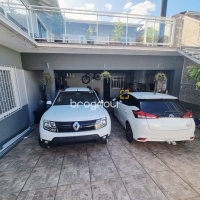 Casa com 276m², 5 quartos (sendo 1 suíte), 2 garagens, no bairro Serraria em São José