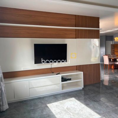 Casa com 230m², 3 quartos (sendo 1 suíte), 2 garagens, no bairro São João do Rio Vermelho em Florianópolis