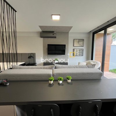 Studio com 62m², 1 quarto, 1 garagem, no bairro Lagoa da Conceição em Florianópolis