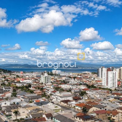 Apartamento com 56m², 2 quartos, 1 garagem, no bairro Areias em São José