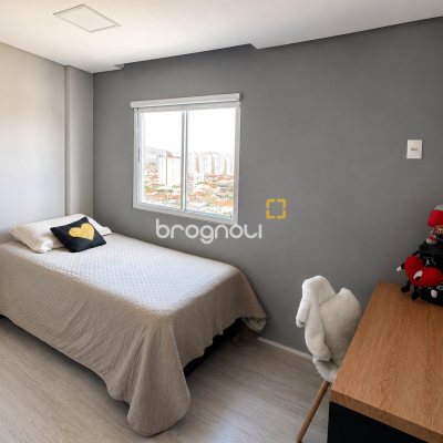 Apartamento com 56m², 2 quartos, 1 garagem, no bairro Areias em São José