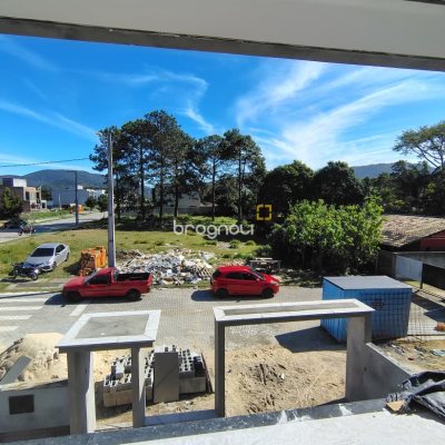 Casa com 132m², 3 quartos (sendo 1 suíte), no bairro São João do Rio Vermelho em Florianópolis