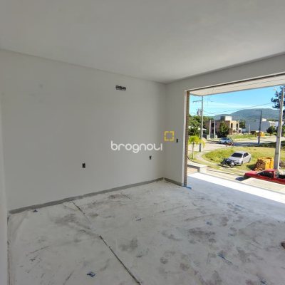 Casa com 132m², 3 quartos (sendo 1 suíte), no bairro São João do Rio Vermelho em Florianópolis