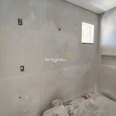 Casa com 132m², 3 quartos (sendo 1 suíte), no bairro São João do Rio Vermelho em Florianópolis