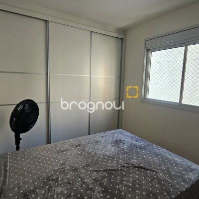 Apartamento com 94m², 3 quartos (sendo 1 suíte), 2 garagens, no bairro Centro em Florianópolis