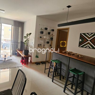 Apartamento com 94m², 3 quartos (sendo 1 suíte), 2 garagens, no bairro Centro em Florianópolis