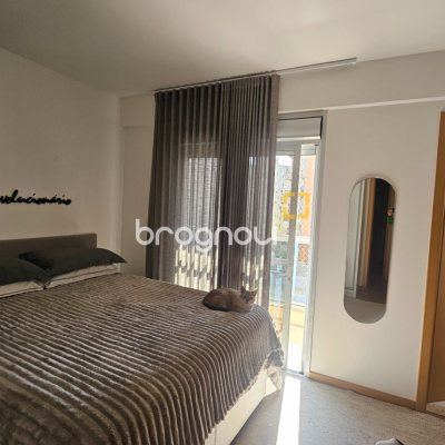 Apartamento com 94m², 3 quartos (sendo 1 suíte), 2 garagens, no bairro Centro em Florianópolis