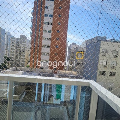 Apartamento com 94m², 3 quartos (sendo 1 suíte), 2 garagens, no bairro Centro em Florianópolis
