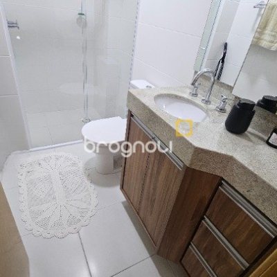 Apartamento com 94m², 3 quartos (sendo 1 suíte), 2 garagens, no bairro Centro em Florianópolis
