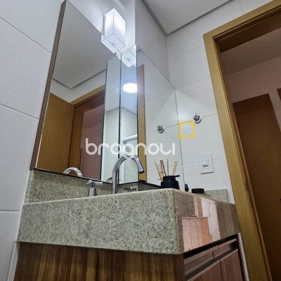 Apartamento com 94m², 3 quartos (sendo 1 suíte), 2 garagens, no bairro Centro em Florianópolis