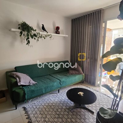 Apartamento com 94m², 3 quartos (sendo 1 suíte), 2 garagens, no bairro Centro em Florianópolis