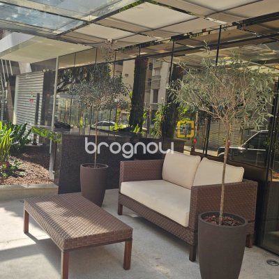 Apartamento com 94m², 3 quartos (sendo 1 suíte), 2 garagens, no bairro Centro em Florianópolis