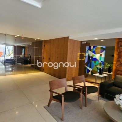 Apartamento com 94m², 3 quartos (sendo 1 suíte), 2 garagens, no bairro Centro em Florianópolis
