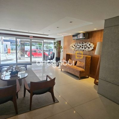 Apartamento com 94m², 3 quartos (sendo 1 suíte), 2 garagens, no bairro Centro em Florianópolis